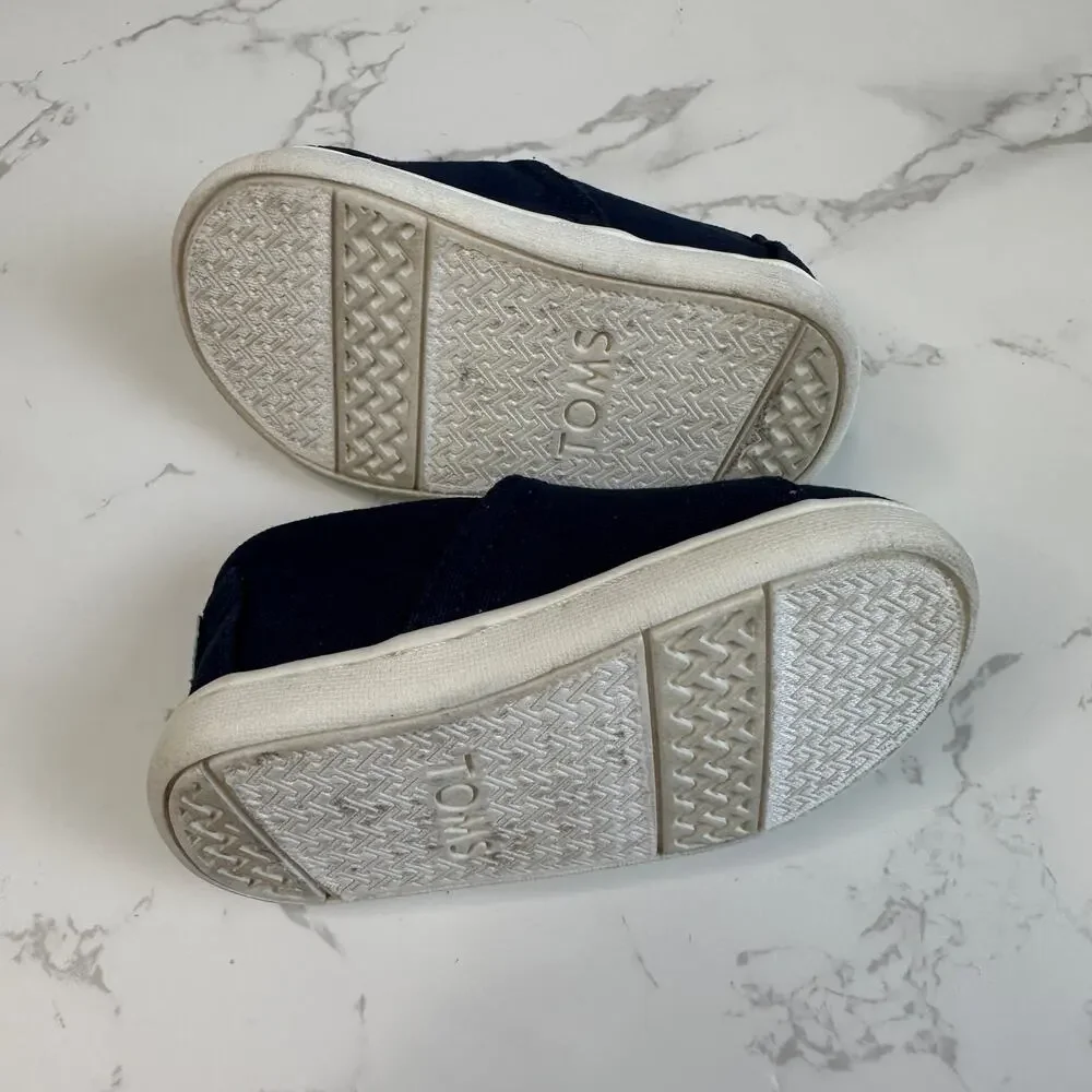 Toms classic shoes